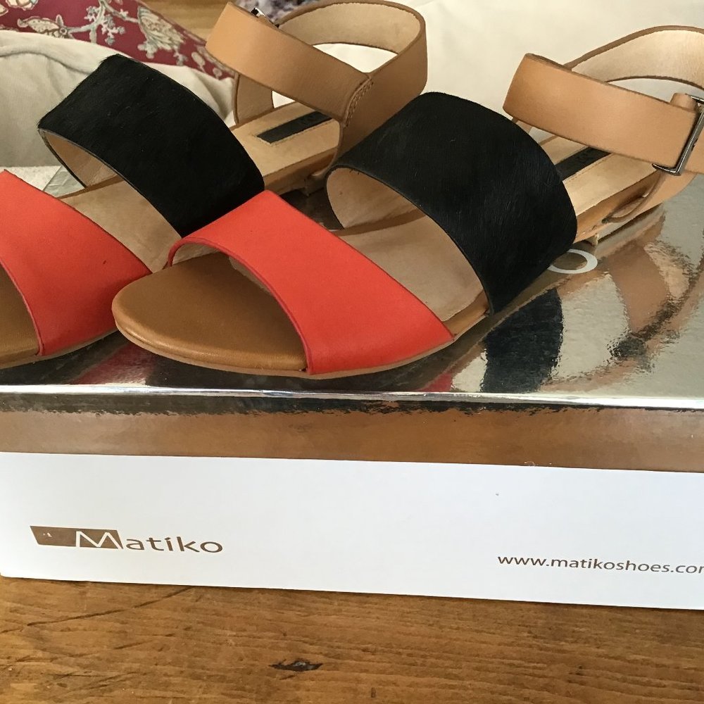 Matiko leather sandals